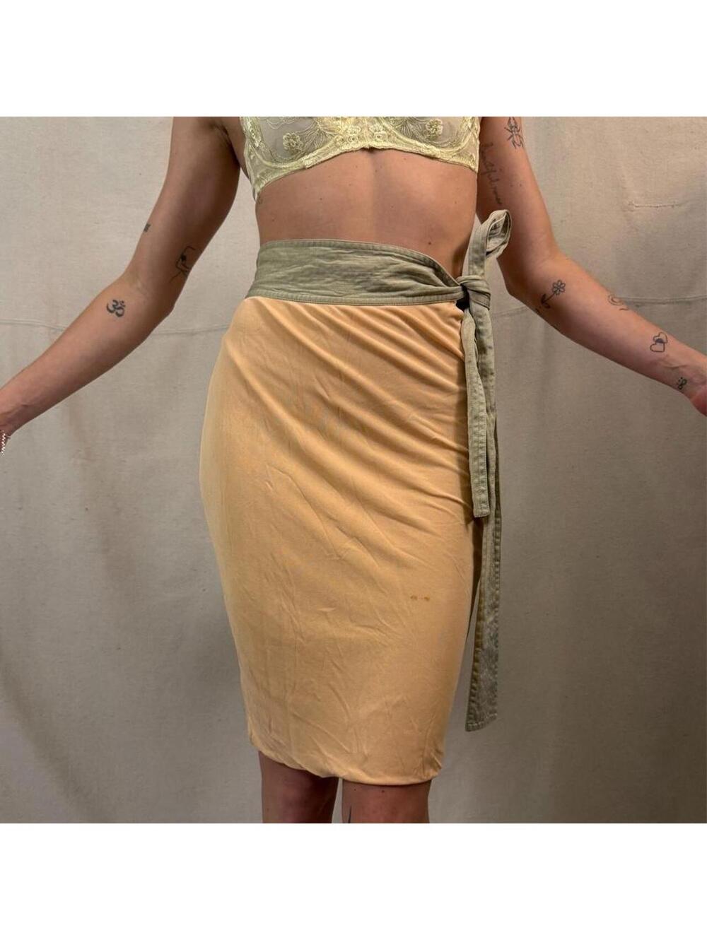 Vintage Gianfranco Ferré wrap skirt crafted in Italy from luxurious 100% silk